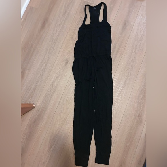 NWOT Aerie Women’s Racerback black pant romper Size Medium - Picture 3 of 5